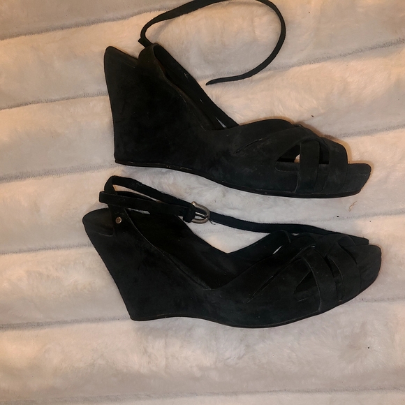 UGG Women's Black Sandals - Picture 3 of 7